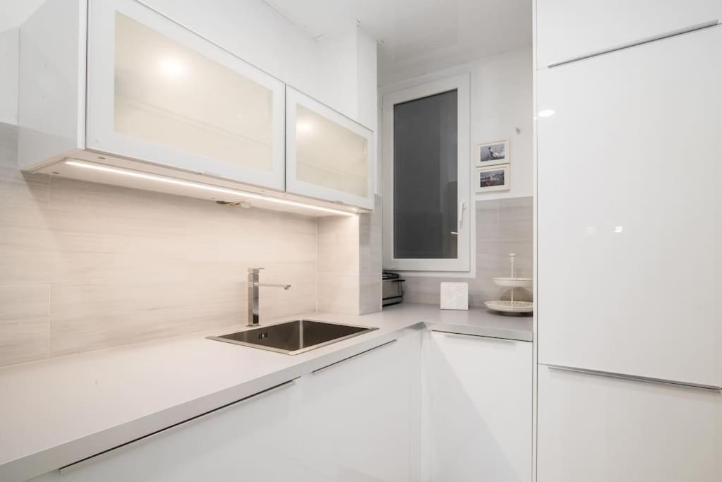 Appartement Near Fcb Stadium Up To 8 One Car Free Parking Barcelona